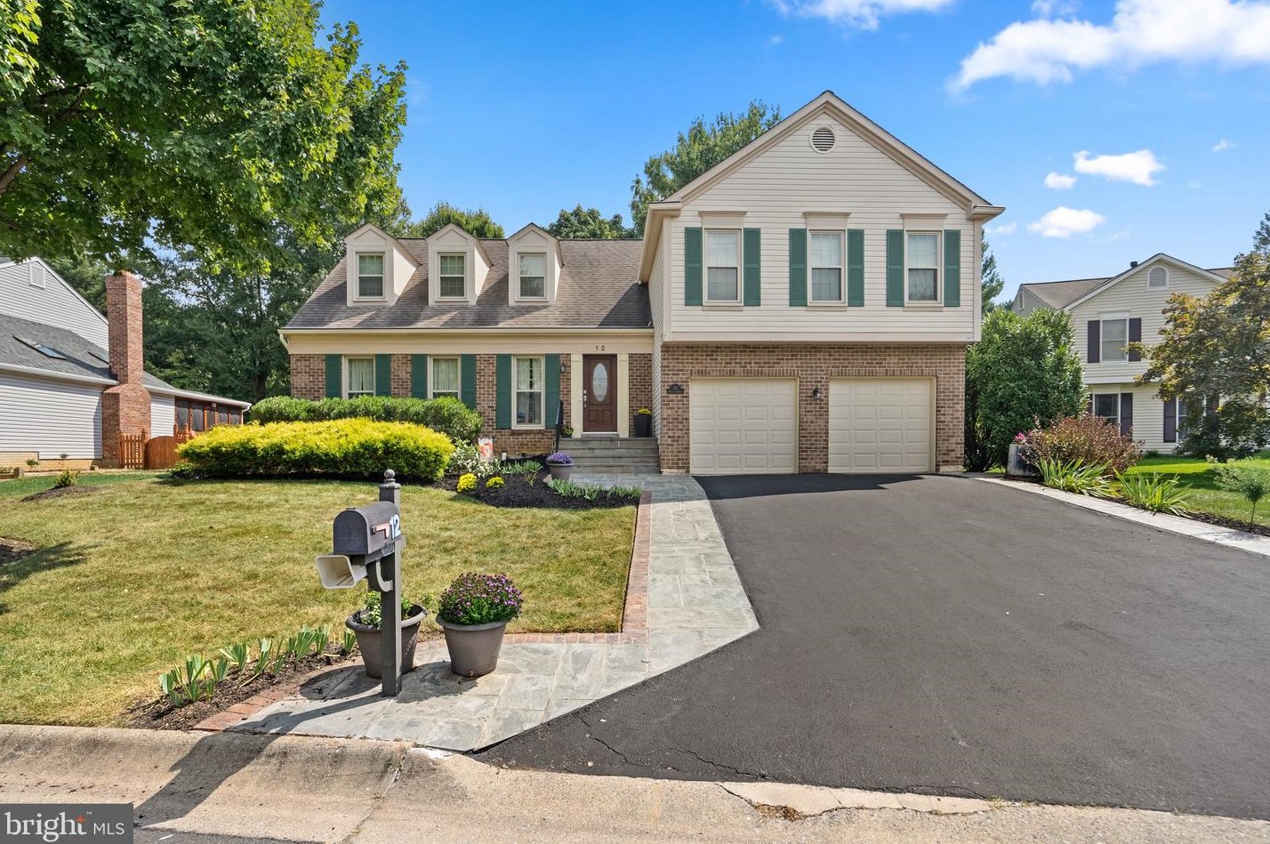 12 Dartmoor Ct, Olney, MD 20832