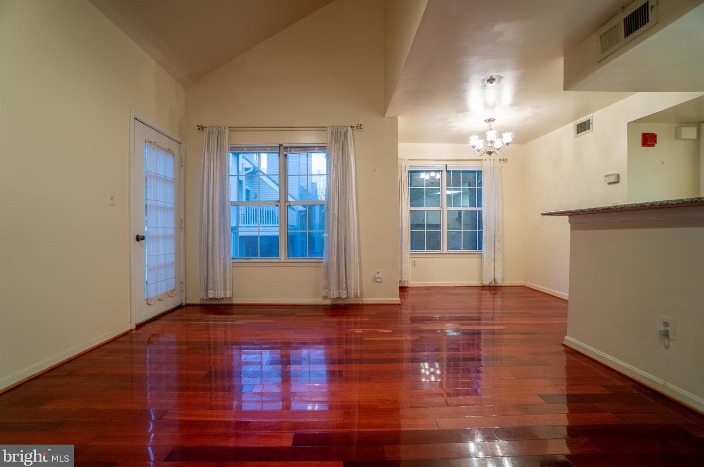 919 Hillside Lake Ter #312, Gaithersburg, MD 20878