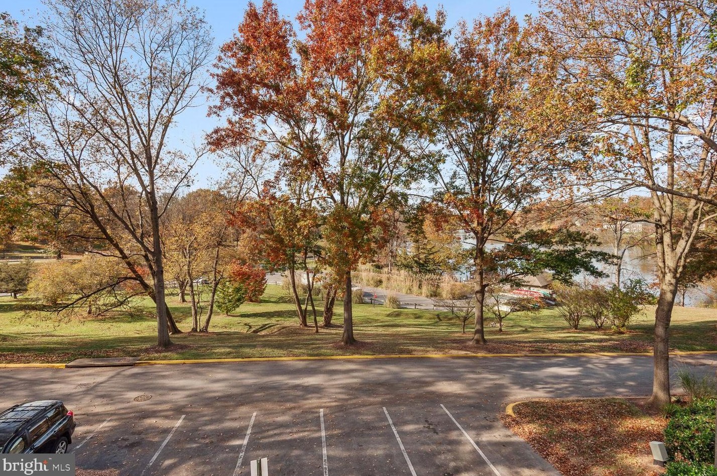 9873 Sailfish Ter, Gaithersburg MD  20886-4203 exterior