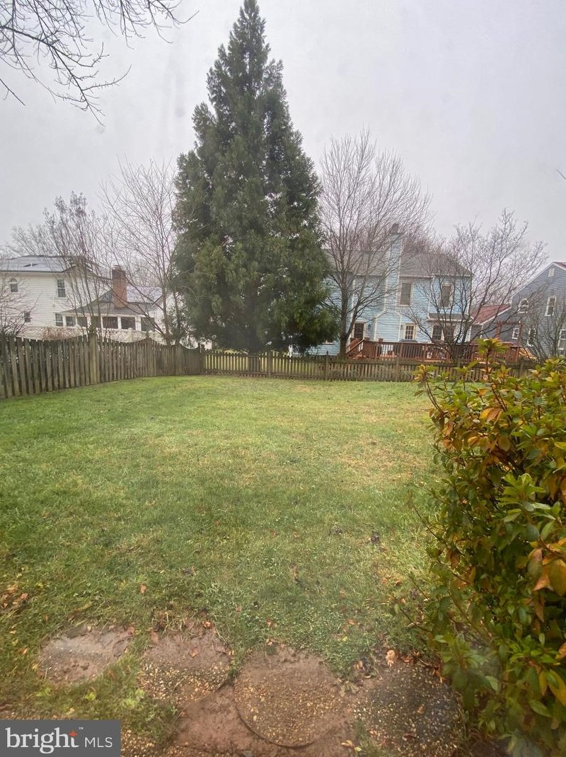 13565 Coachlamp Ln, Silver Spring, MD 20906