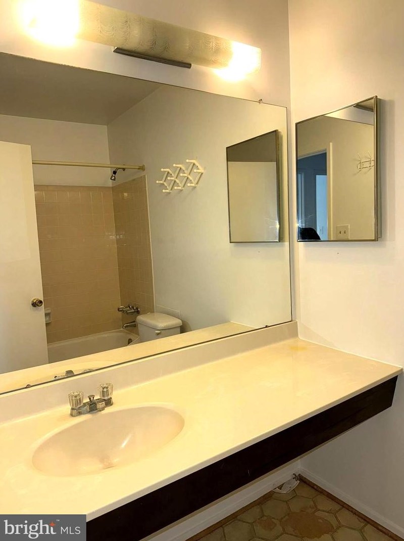 9509 Briar Glenn Way, Gaithersburg MD  20886-1330 exterior