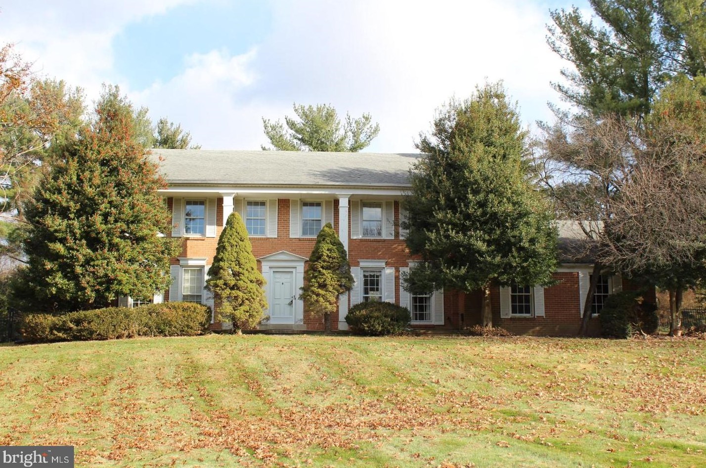 8711 Lochaven Dr, Gaithersburg, MD 20882-4463