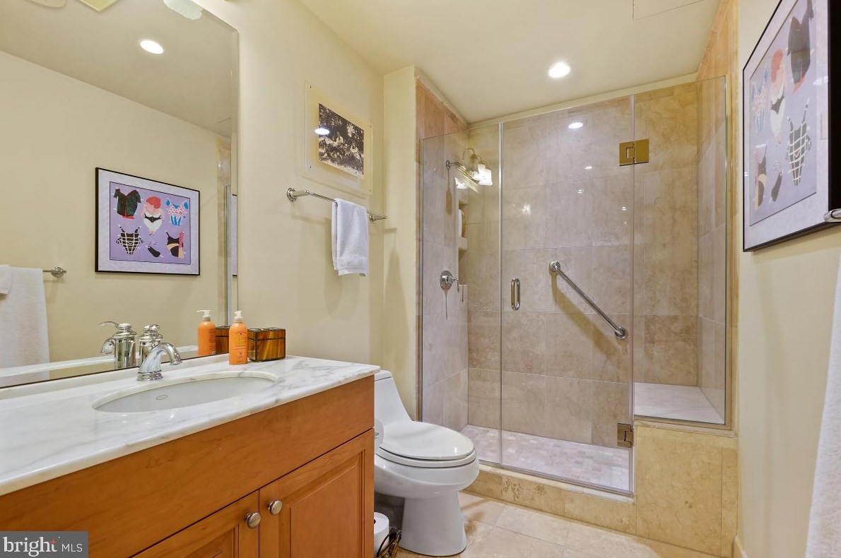 5630 Wisconsin Ave, Bethesda MD  20815-4450 exterior