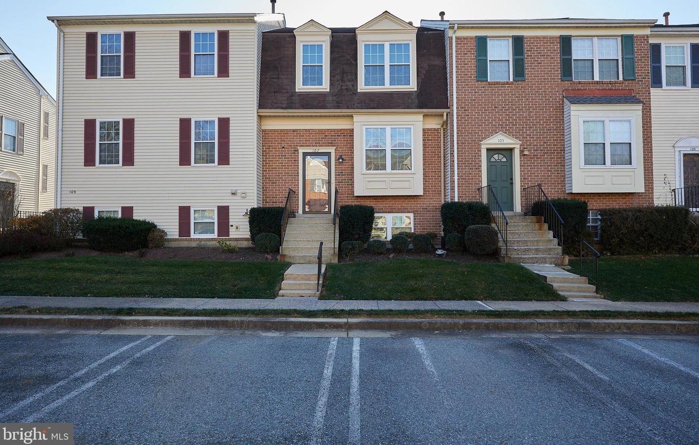 107 Autumn Flower Ln, Gaithersburg, MD 20878-2636