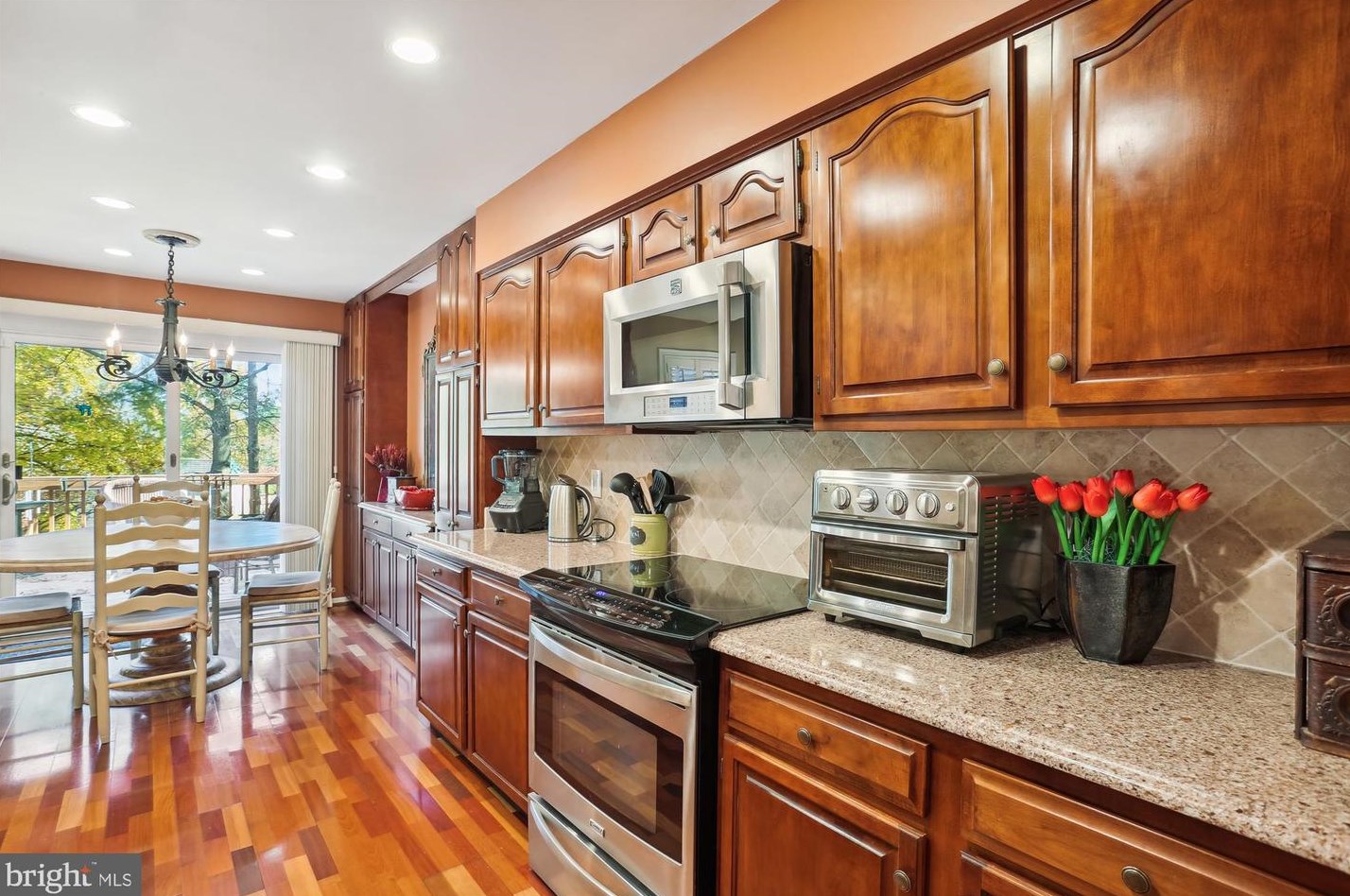 3 Bloomingdale Ct, Rockville MD 20852-5537 exterior