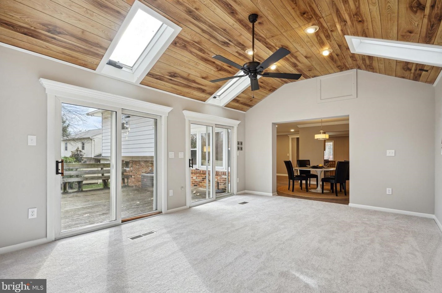 17613 Ml Crk Dr, Rockville MD 20855-1000 exterior