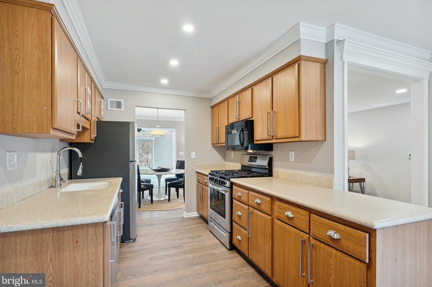 17613 Ml Crk Dr, Rockville MD 20855-1000 exterior