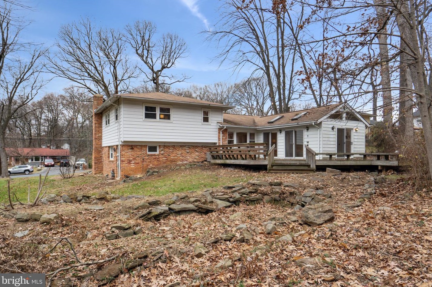 17613 Ml Crk Dr, Rockville MD 20855-1000 exterior