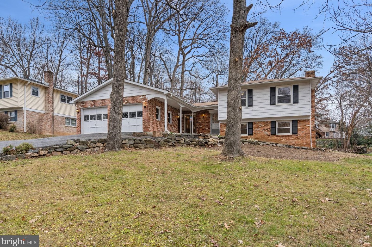 17613 Mill Creek Dr, Rockville, MD 20855-1016