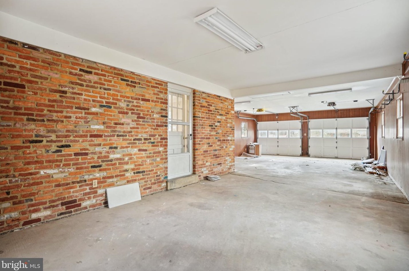 17613 Ml Crk Dr, Rockville MD 20855-1000 exterior