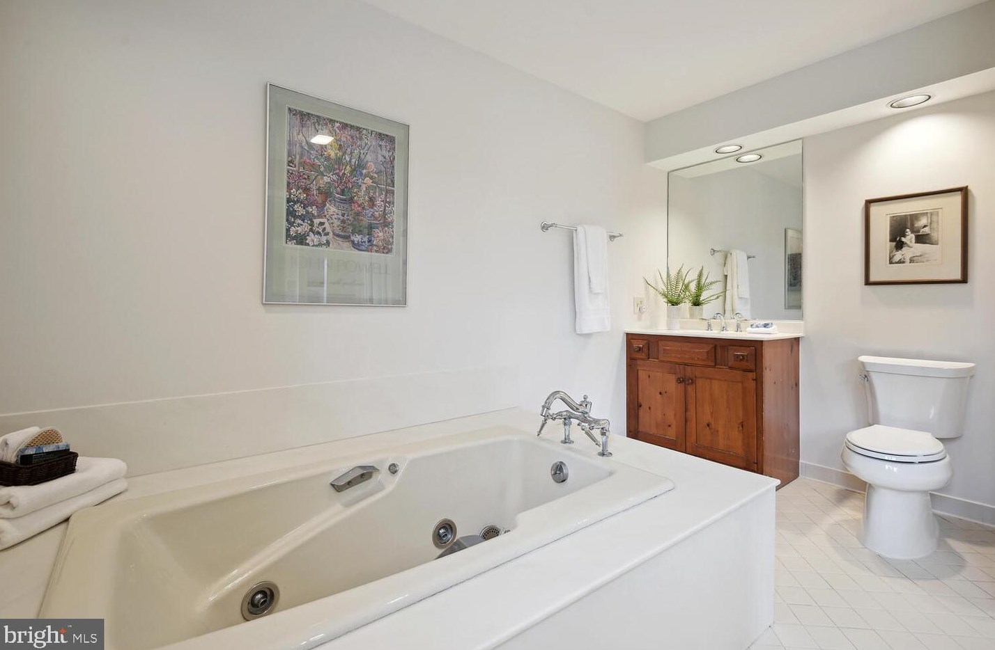 12716 Split Creek Ct, Gaithersburg MD  20878-5900 exterior