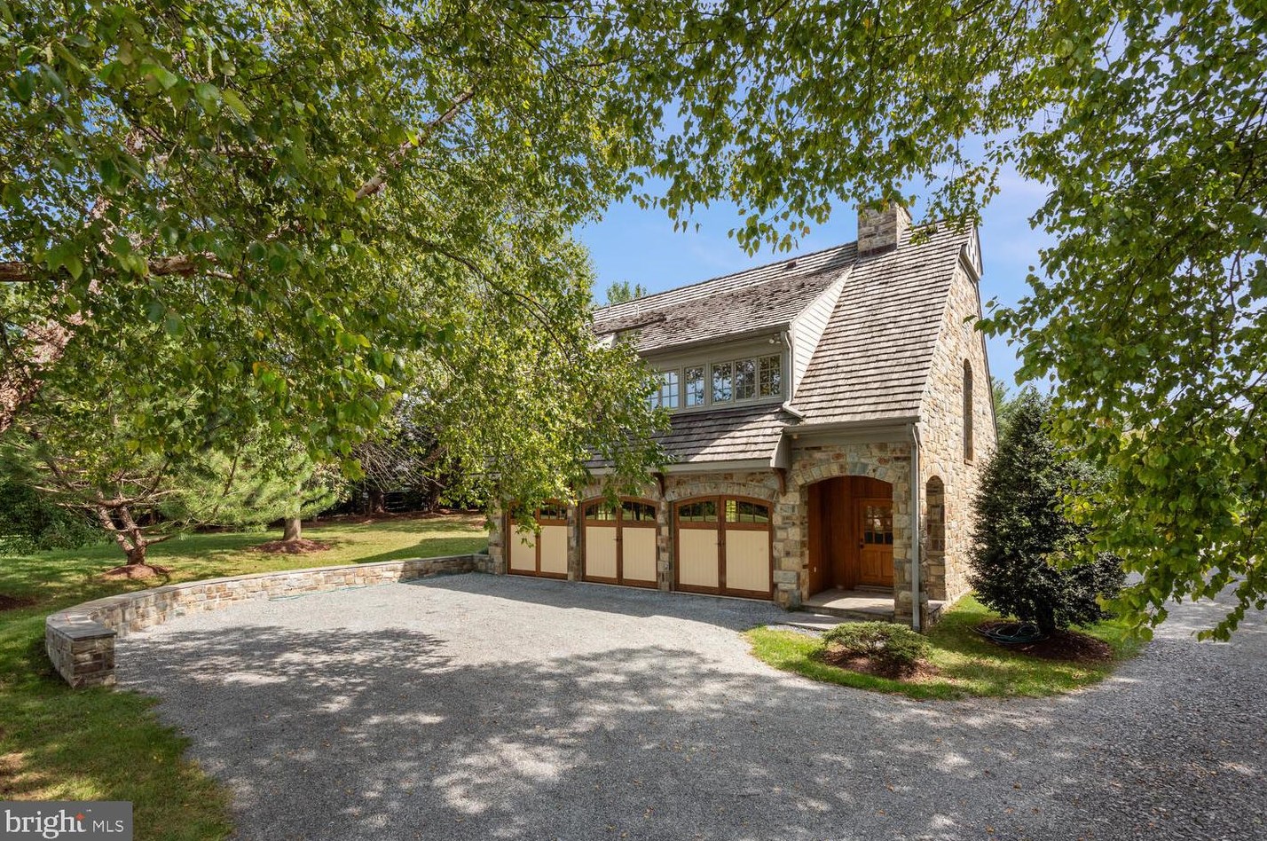 12716 Split Creek Ct, Gaithersburg MD  20878-5900 exterior