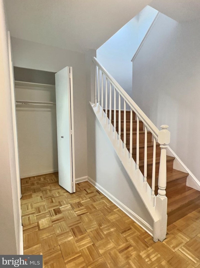 16 Oak Shade Rd, Gaithersburg MD  20878-1053 exterior