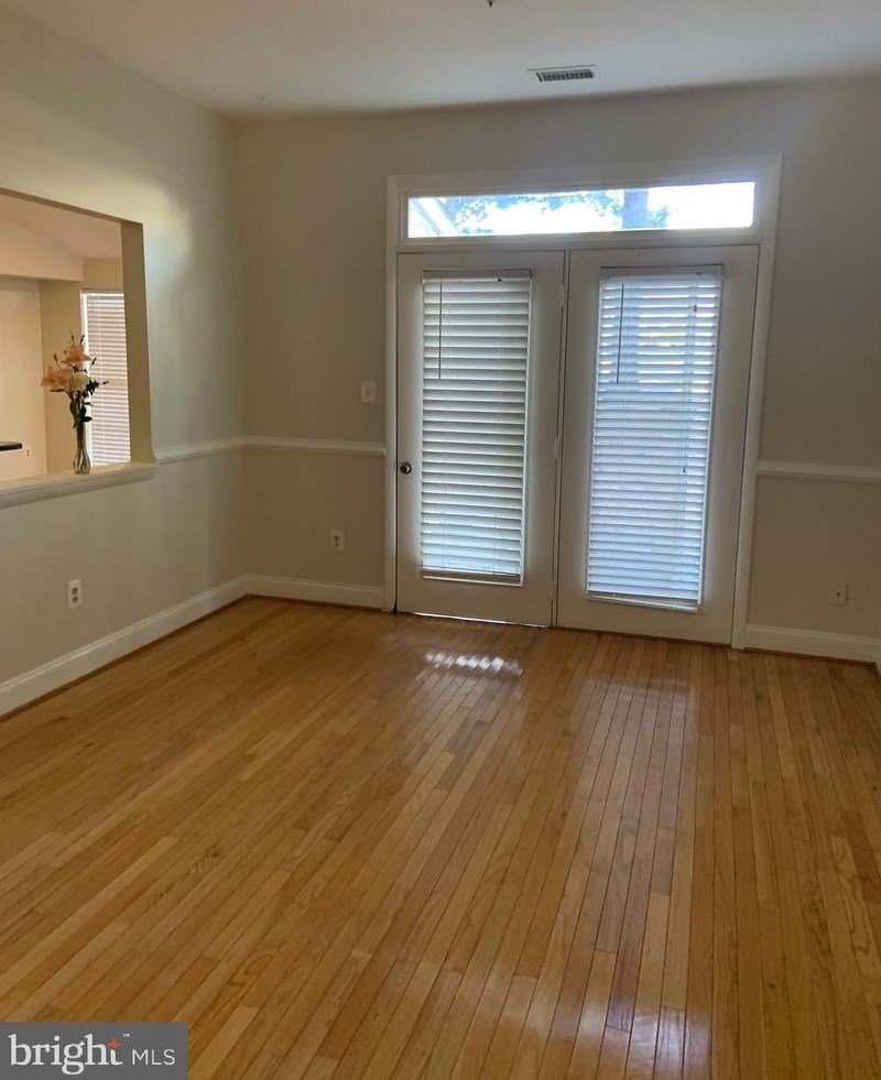 9409 Royal Bonnet Ter, Gaithersburg MD  20886-0453 exterior