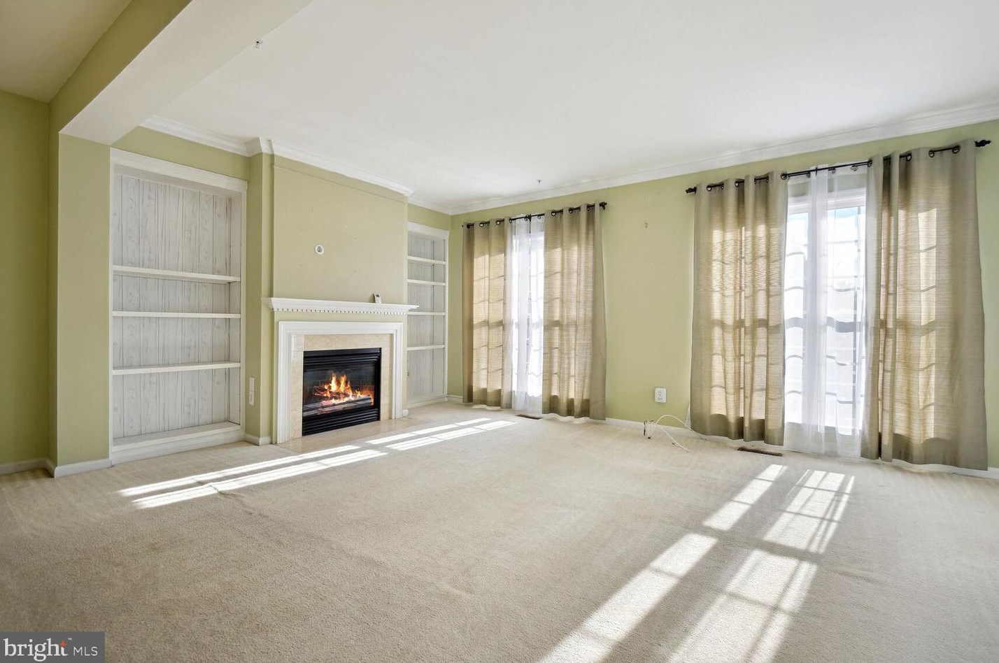 1646 White Oak Vista Dr, Silver Spring, MD 20904