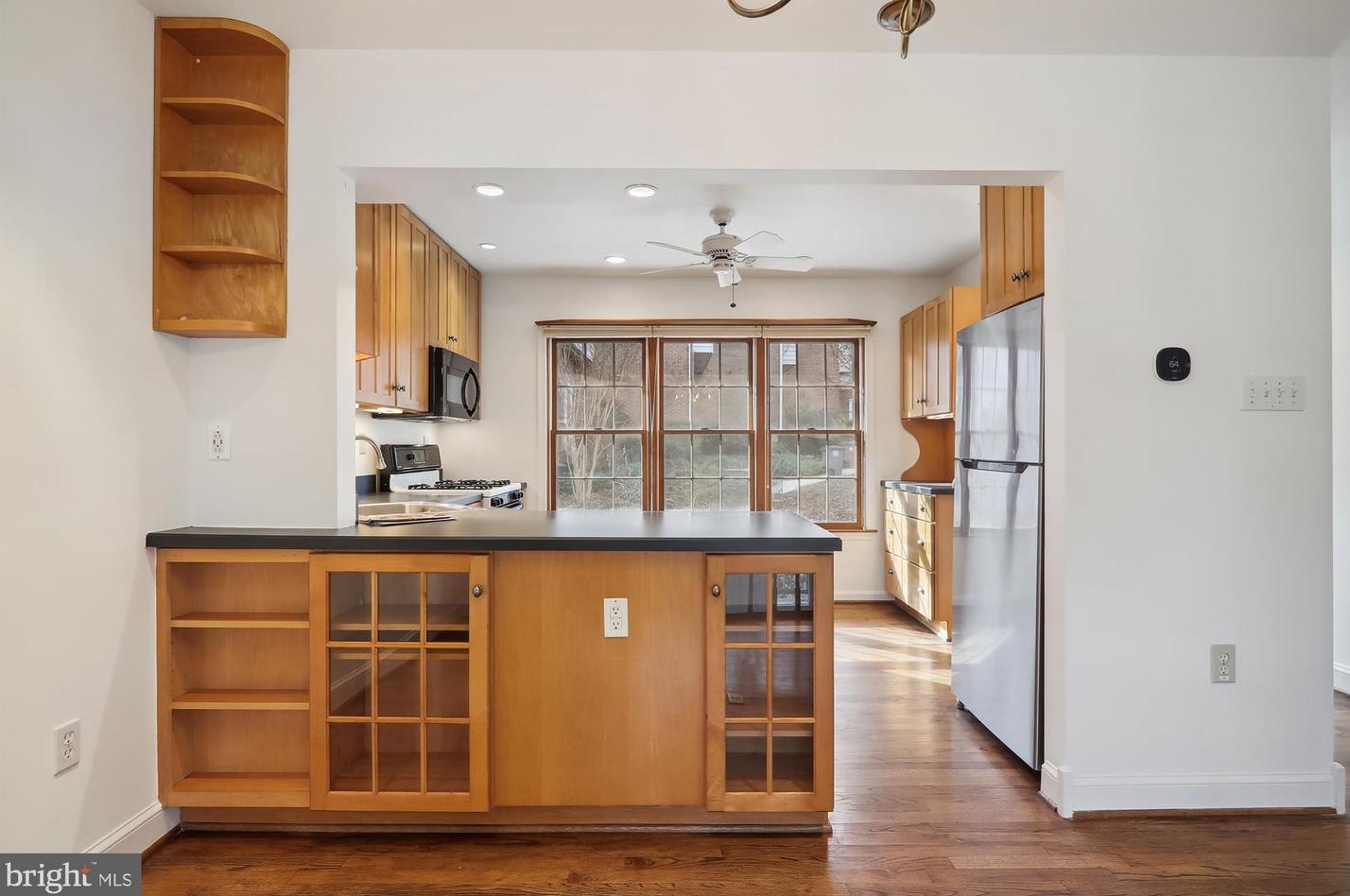 552 Monet Dr, Rockville MD 20850-3022 exterior