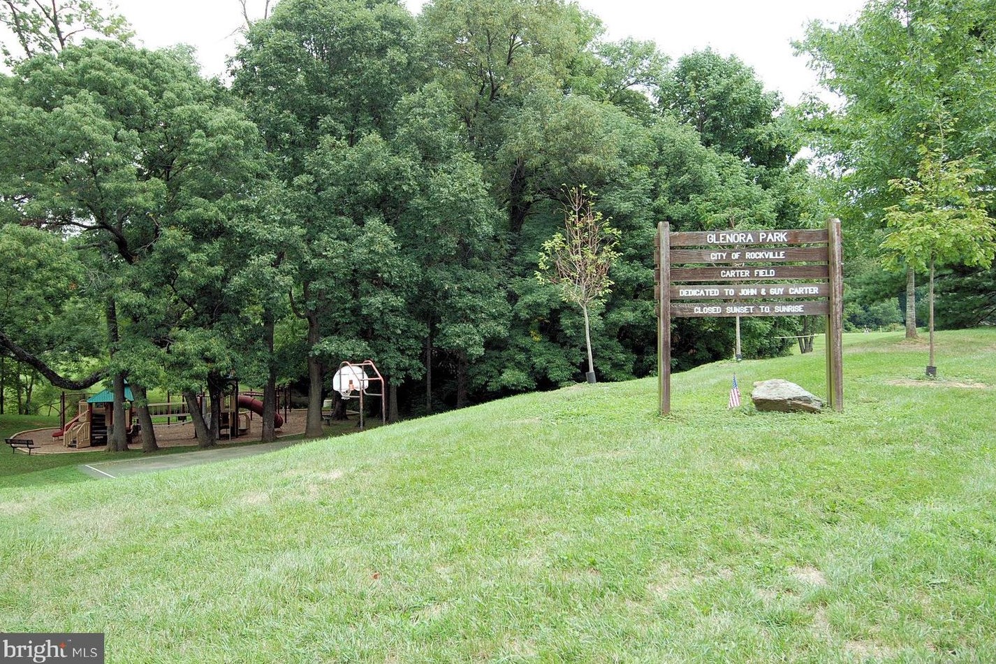 552 Monet Dr, Rockville MD 20850-3022 exterior