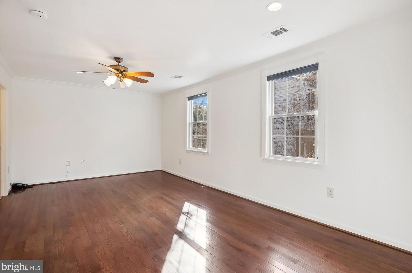 552 Monet Dr, Rockville MD 20850-3022 exterior