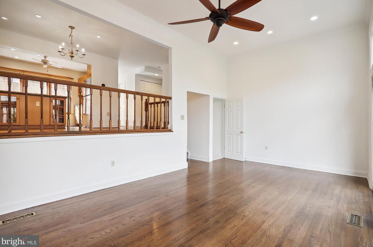 552 Monet Dr, Rockville MD 20850-3022 exterior