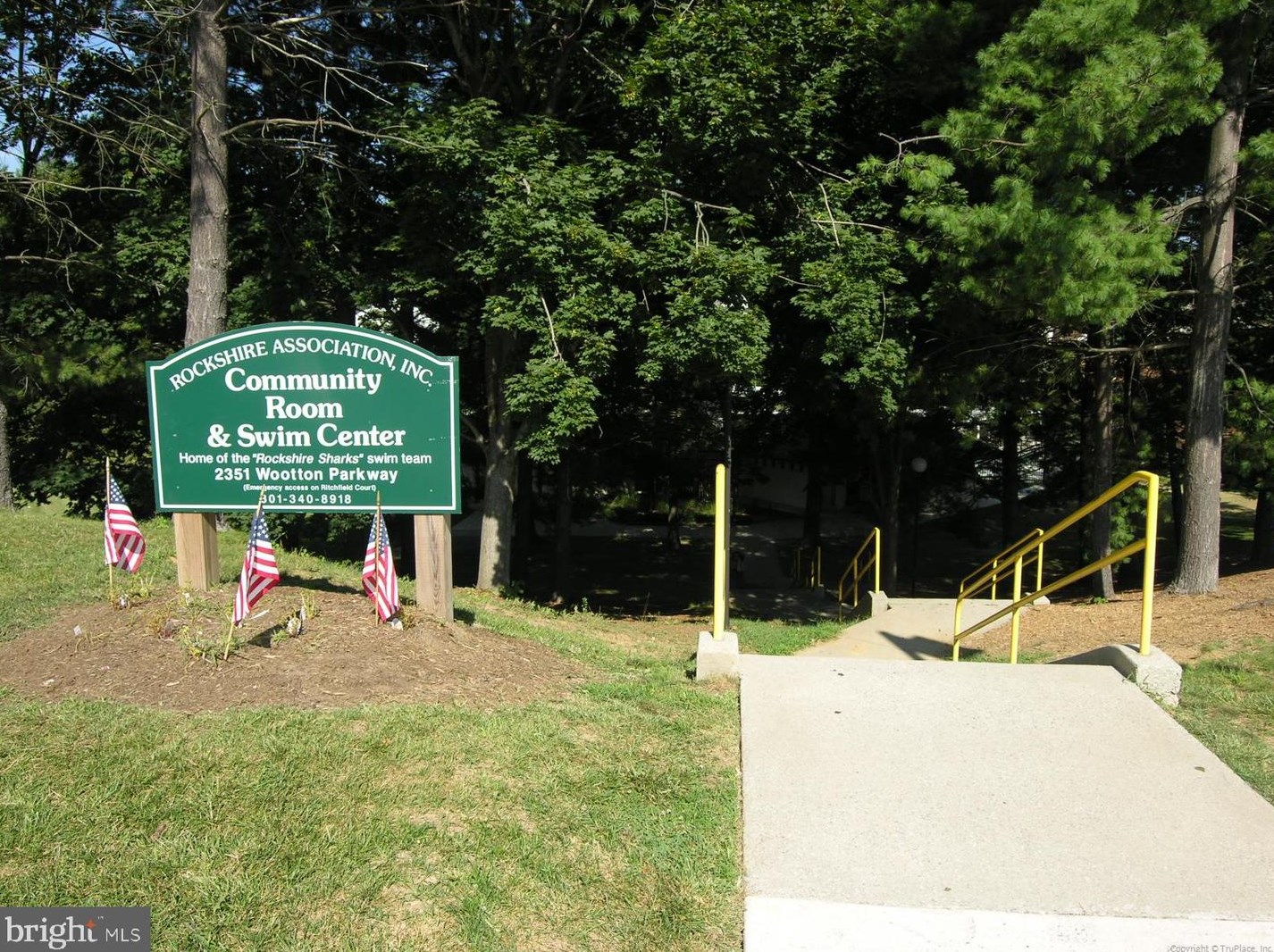 552 Monet Dr, Rockville MD 20850-3022 exterior