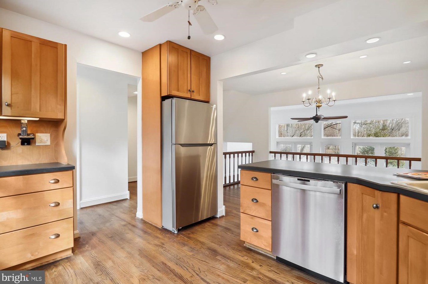 552 Monet Dr, Rockville MD 20850-3022 exterior