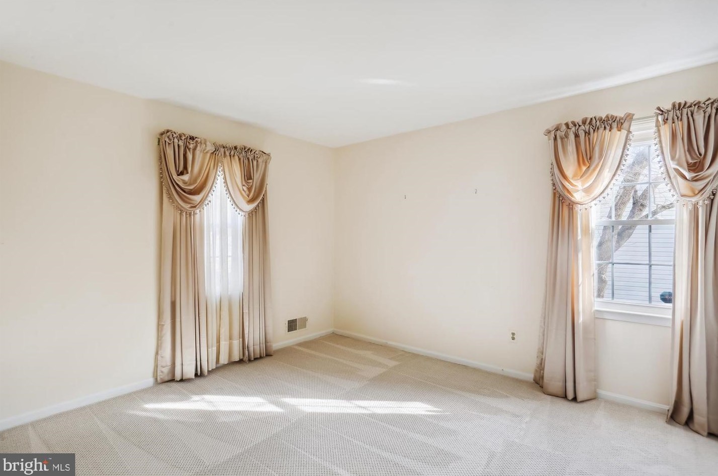 17 Redding Ridge Dr, Gaithersburg MD  20878-2625 exterior