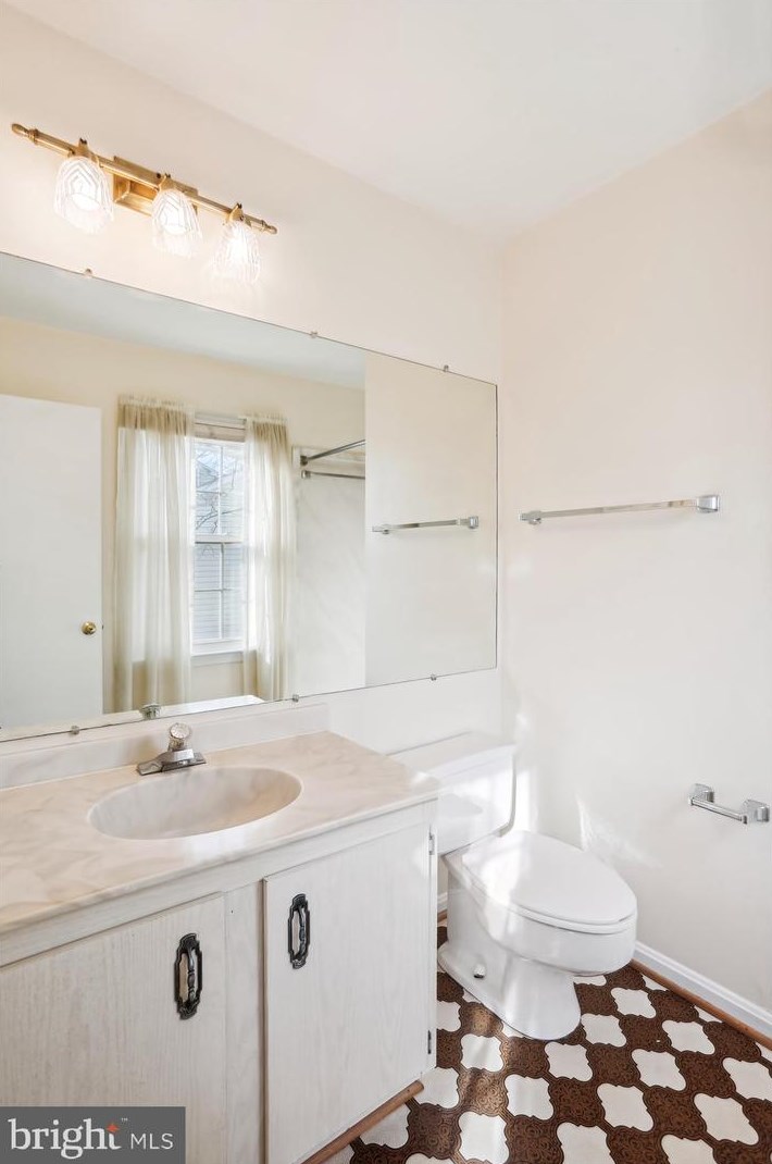 17 Redding Ridge Dr, Gaithersburg MD  20878-2625 exterior