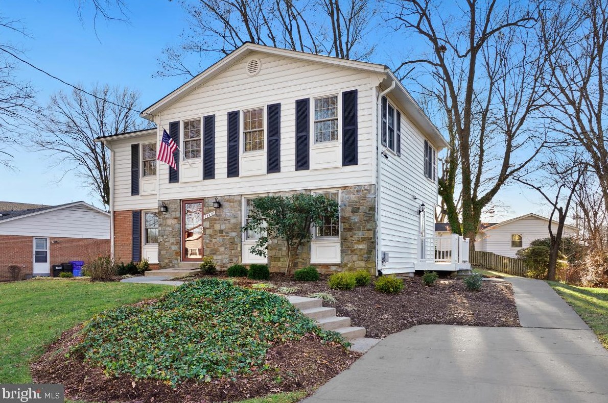 14410 Barkwood Dr, Rockville, MD 20853-2312