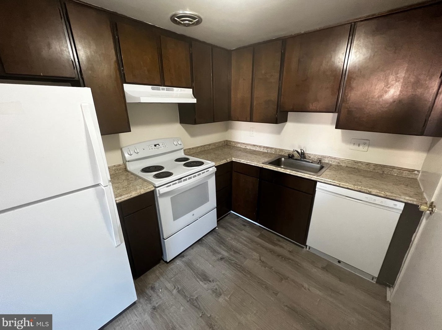 19480 Brassie Pl, Gaithersburg MD  20886-1916 exterior