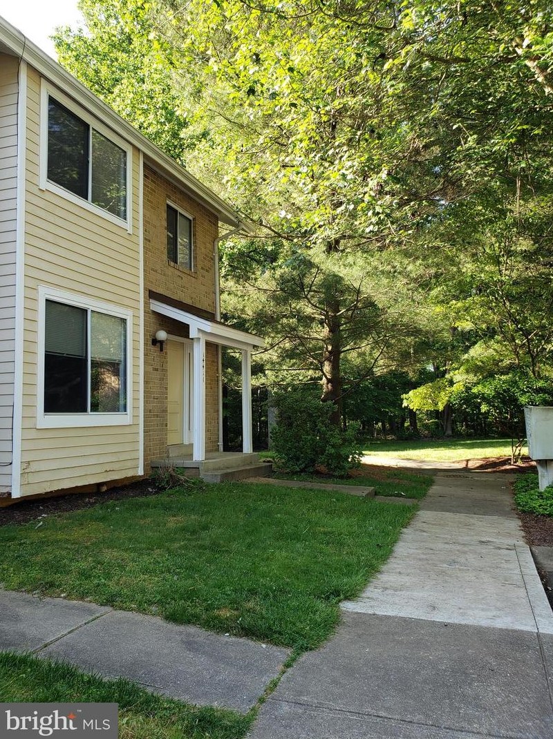 14411 Pebble Hill Ln, Gaithersburg MD  20878-2457 exterior