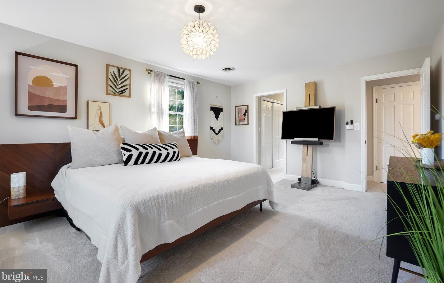 20910 Lochaven Ct, Gaithersburg MD  20882-4467 exterior