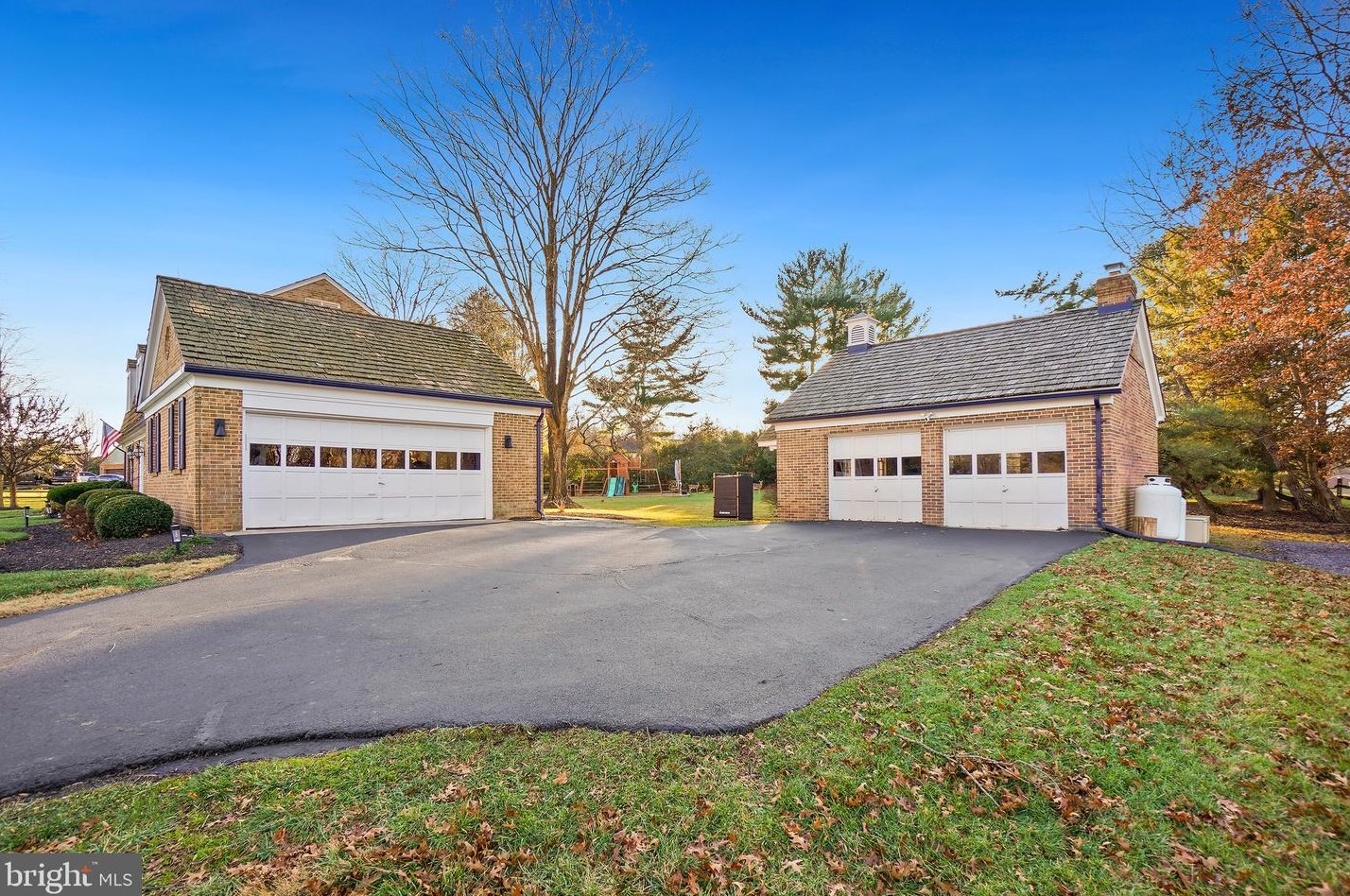 20910 Lochaven Ct, Gaithersburg MD  20882-4467 exterior