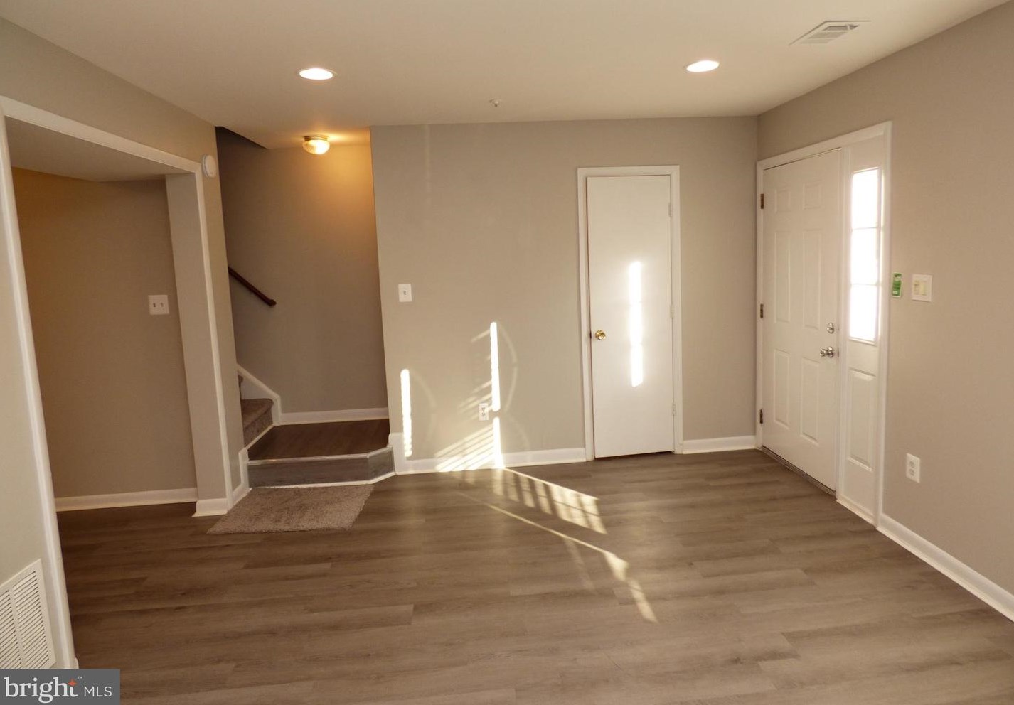 18024 Singing Pine Cir, Gaithersburg, MD 20886