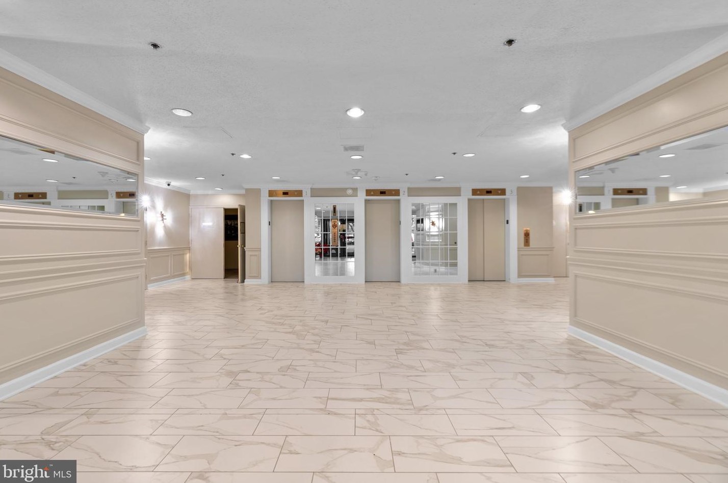 15107 Interlachen Dr #2-820, Silver Spring, MD 20906