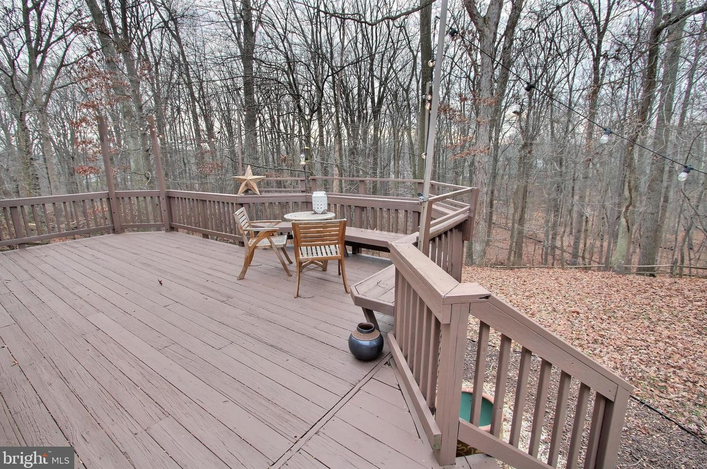 19505 Ridge Heights Dr, Gaithersburg MD  20879-1657 exterior