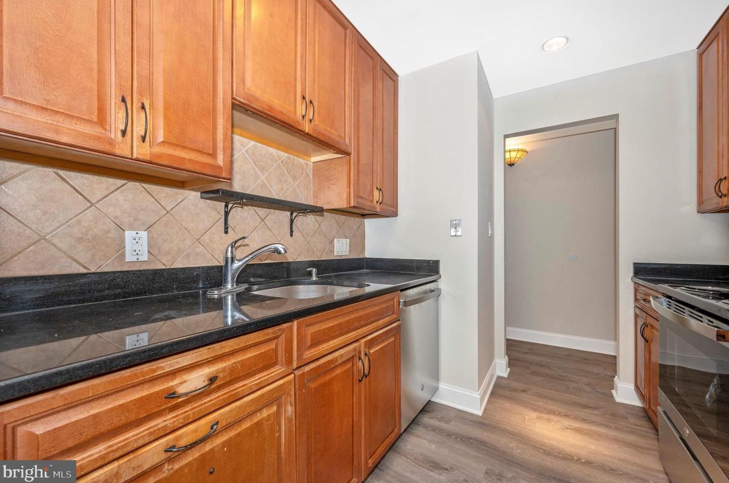 7925 Coriander Dr #103, Gaithersburg, MD 20879