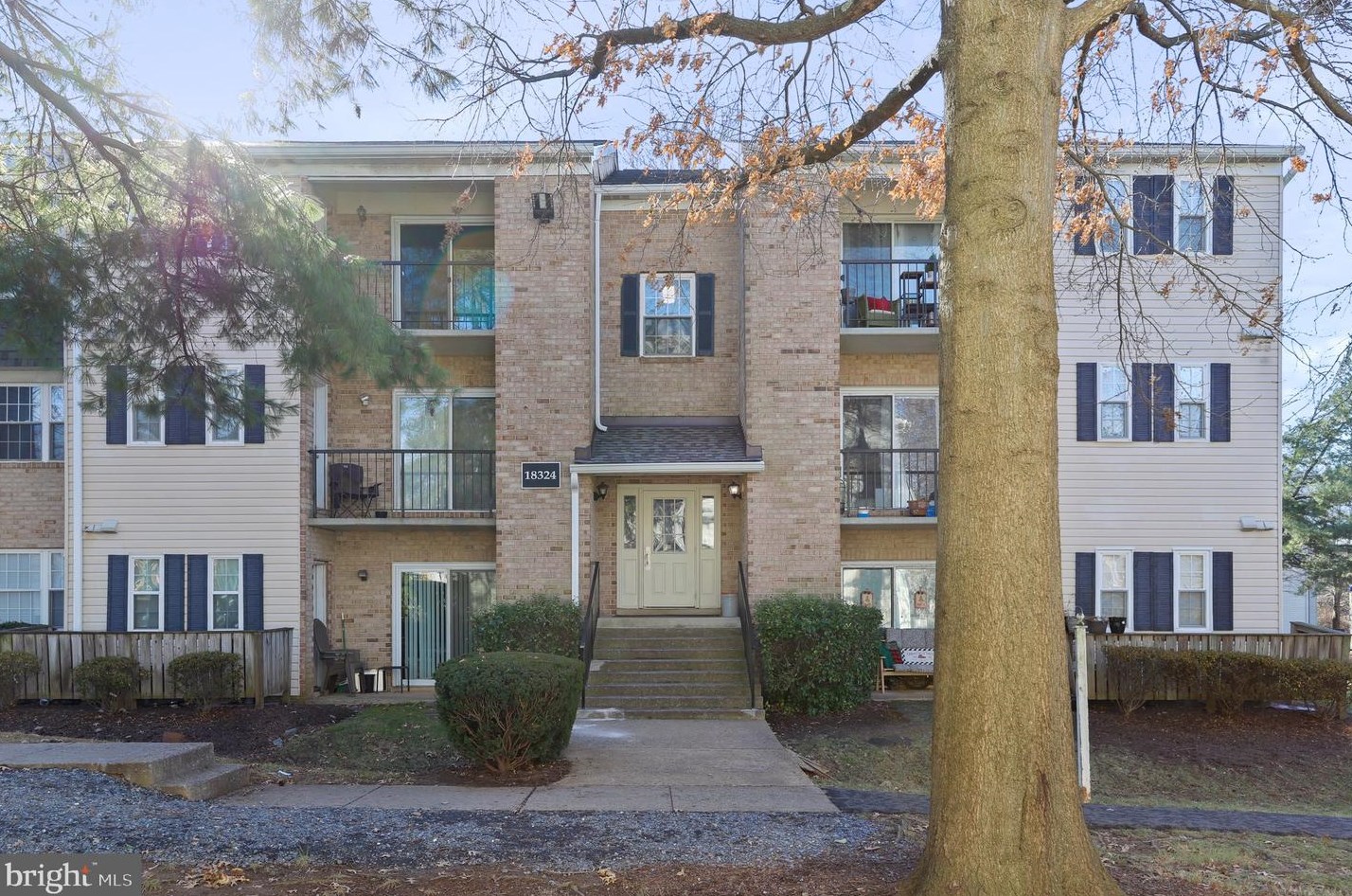 18324 Streamside Dr Apt 301, Gaithersburg, MD 20879