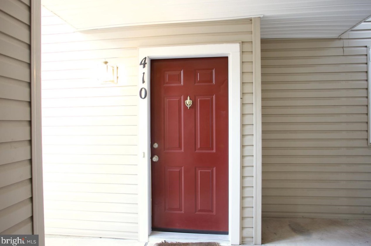 913 Hillside Lake Ter #410, Gaithersburg, MD 20878