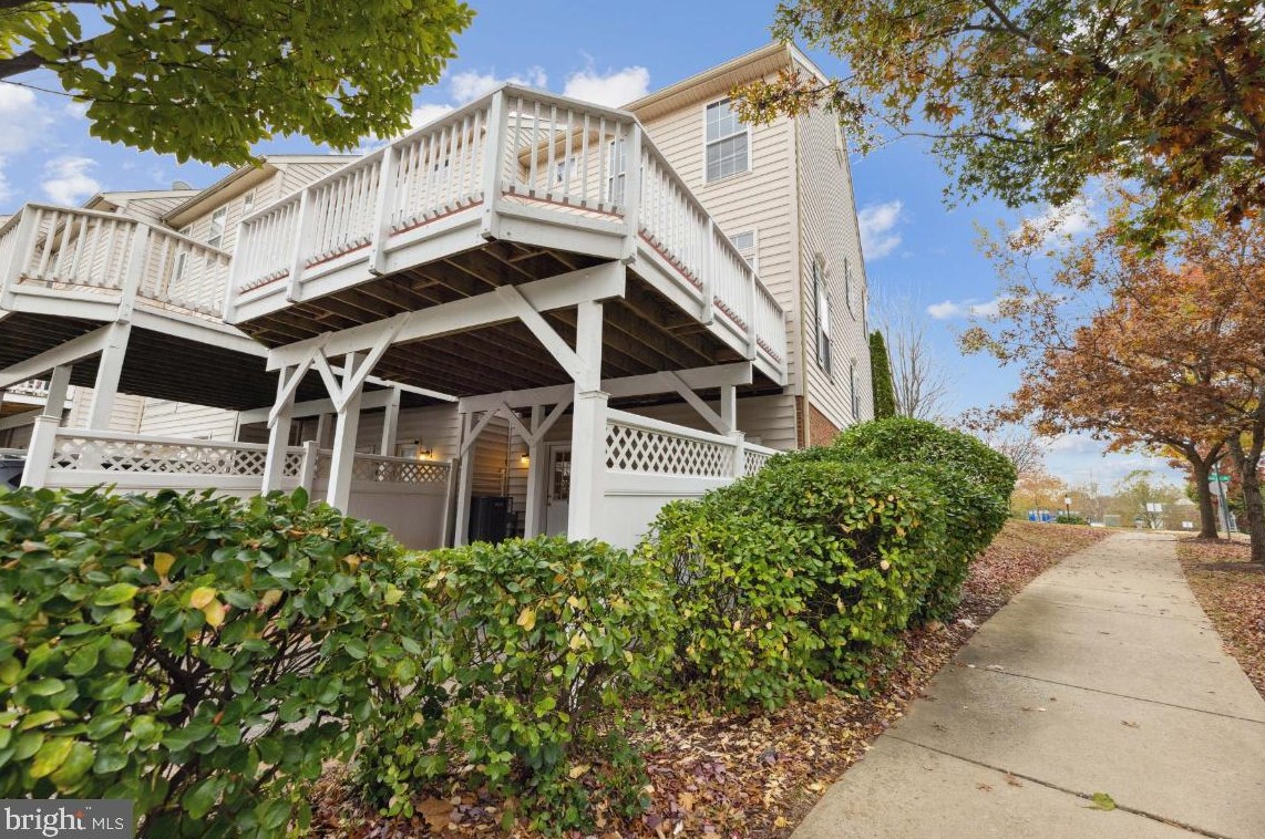 12016 Chestnut Glen Rd, Clarksburg MD  20871-4429 exterior