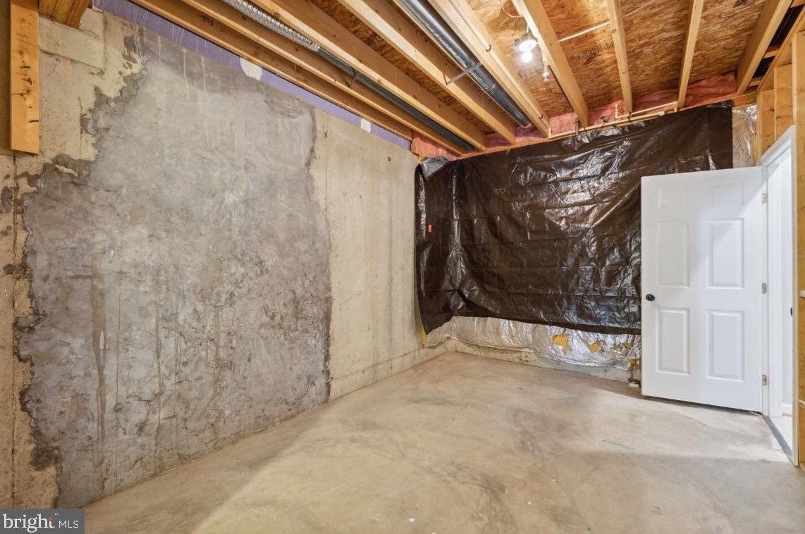 12016 Chestnut Glen Rd, Clarksburg MD  20871-4429 exterior