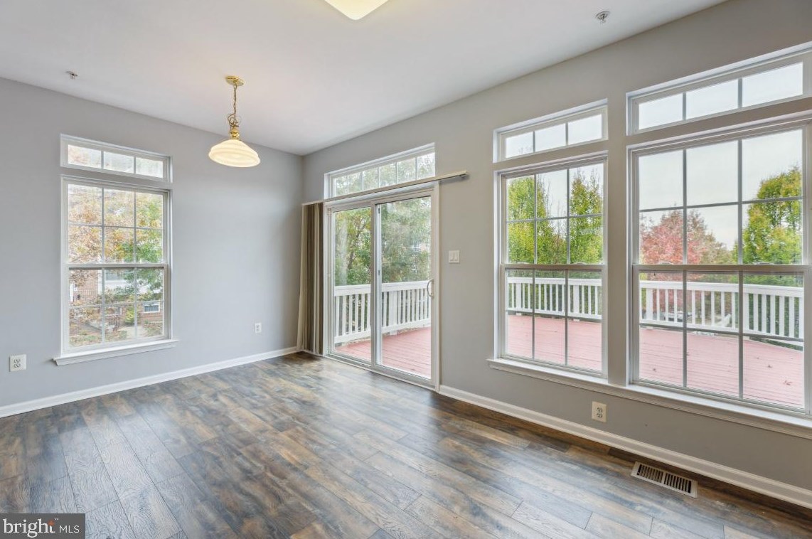 12016 Chestnut Glen Rd, Clarksburg MD  20871-4429 exterior