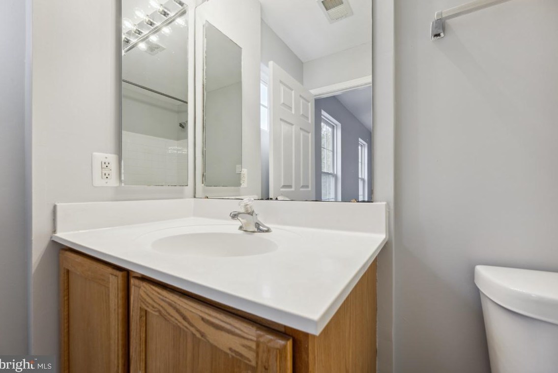 12016 Chestnut Glen Rd, Clarksburg MD  20871-4429 exterior