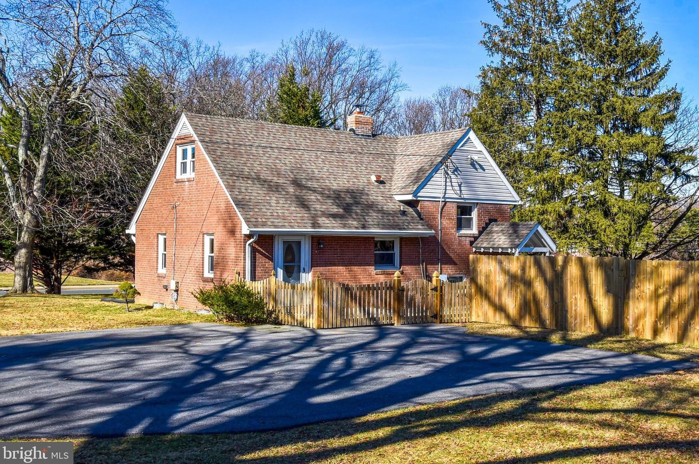 702 Snider Ln, Silver Spring, MD 20905