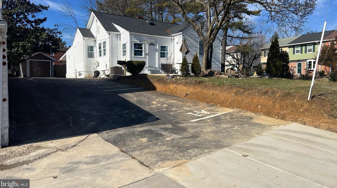 585 E University Blvd E, Silver Spring, MD 20901