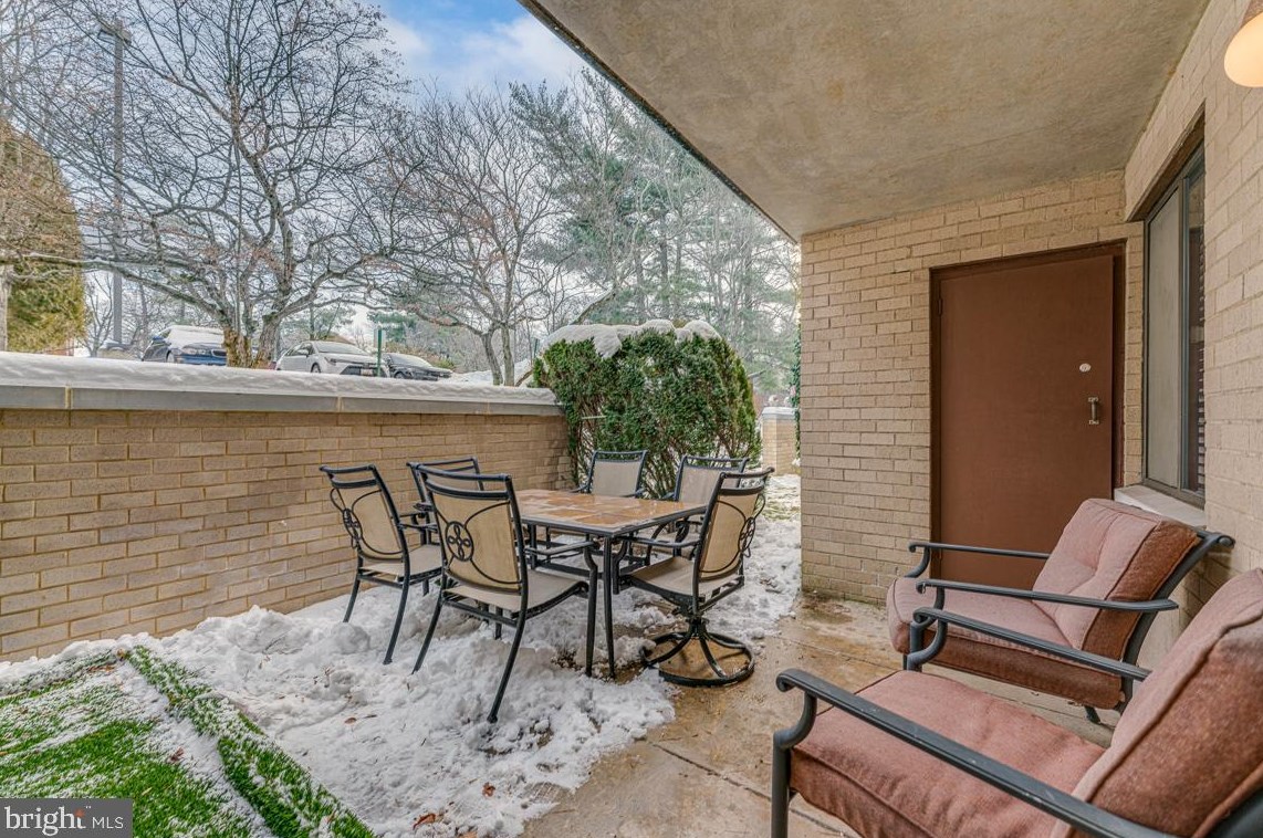 7425 Democracy Blvd, Bethesda MD  20817-1228 exterior