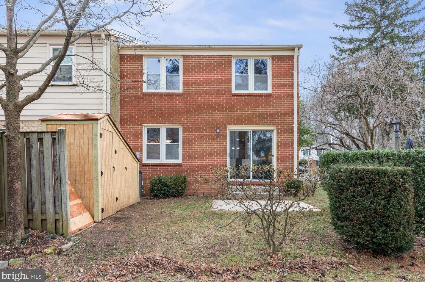 209 Longdraft Rd, Gaithersburg MD  20878-1033 exterior