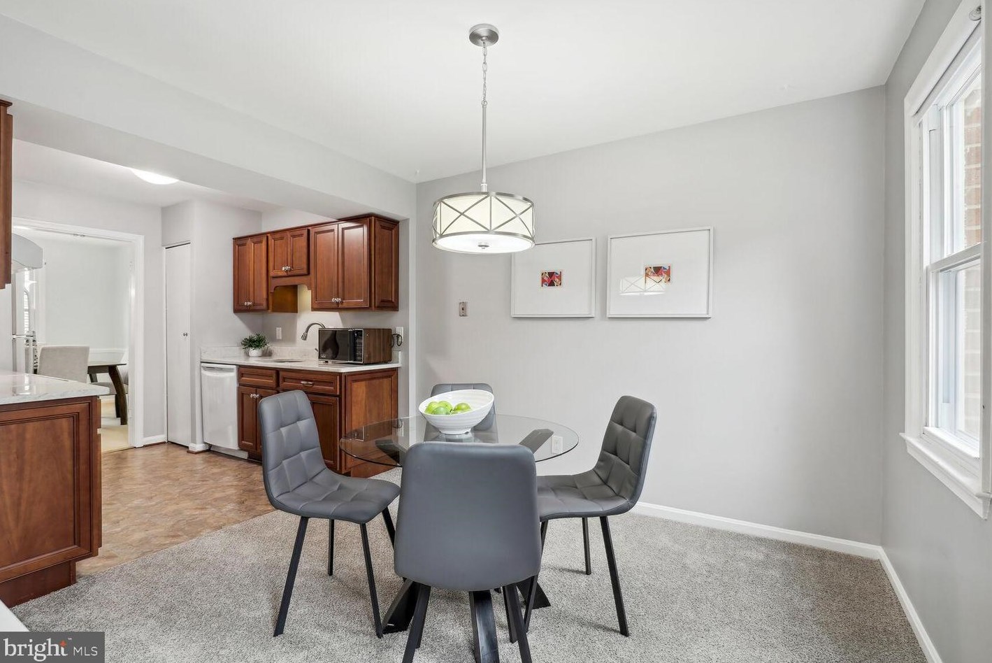 209 Longdraft Rd, Gaithersburg MD  20878-1033 exterior