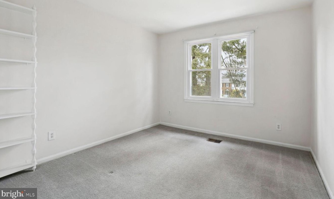 209 Longdraft Rd, Gaithersburg MD  20878-1033 exterior