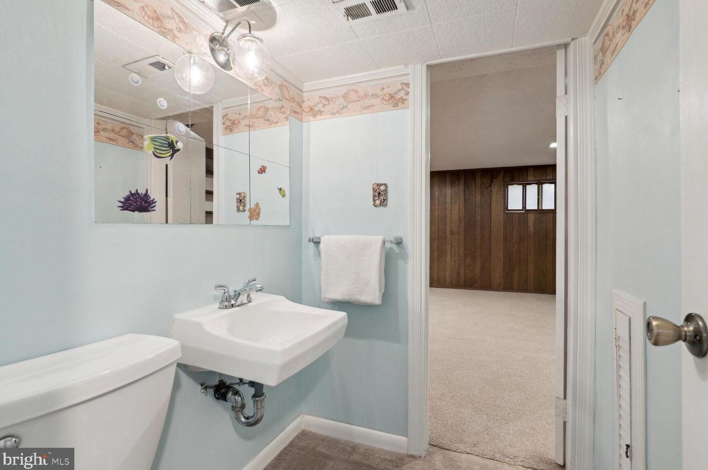 209 Longdraft Rd, Gaithersburg MD  20878-1033 exterior