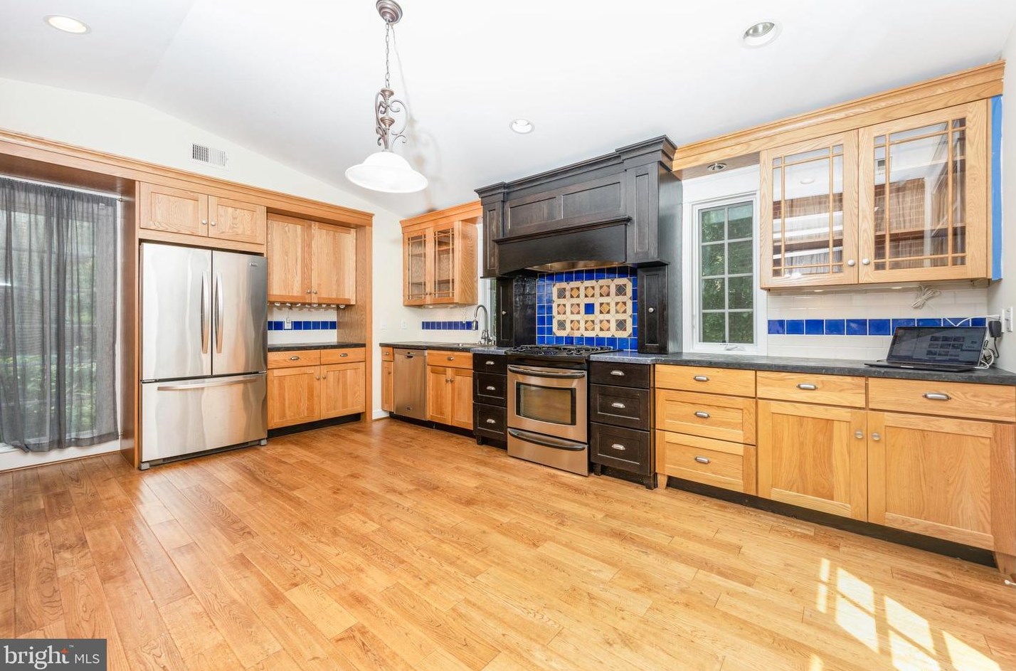 9405 Woodland Dr, Silver Spring MD  20910-1451 exterior